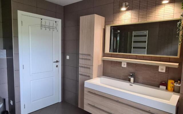 L'antre Parenthese de Sainte-Cecile