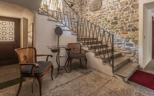 ALTIDO Charming & Stylish 1-BR Apartment in Como