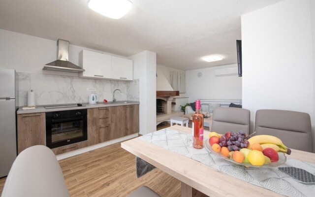 Beautiful Apartment in Petrcane With Wifi and 1 Bedrooms