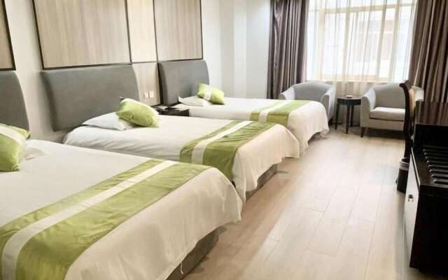 GreenTree Inn Taicang Baolong Square Hotel