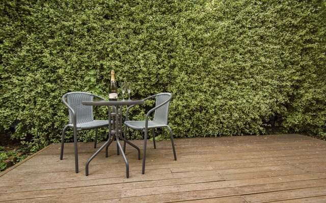 Earle Street Apartment