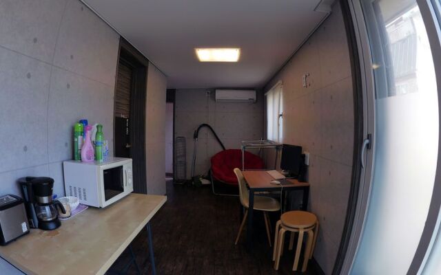 HI Guest House - Hostel