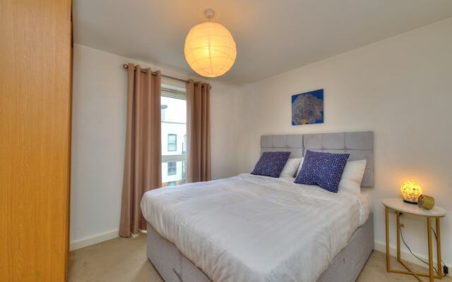 Executive Oakgrove Apartment