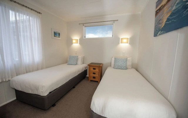 Harbour View Motel and Water Front Apartments