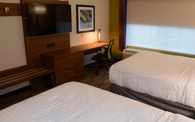 Holiday Inn Express & Suites Pittsburgh - Monroeville