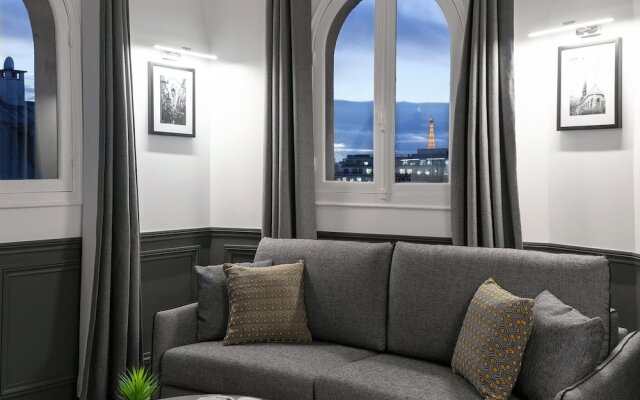 Luxury 2BDR Le Louvre I by Livinparis