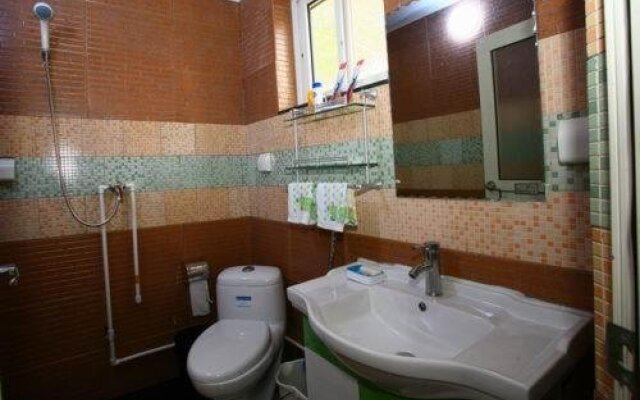 Laoshan Minsu Hostel