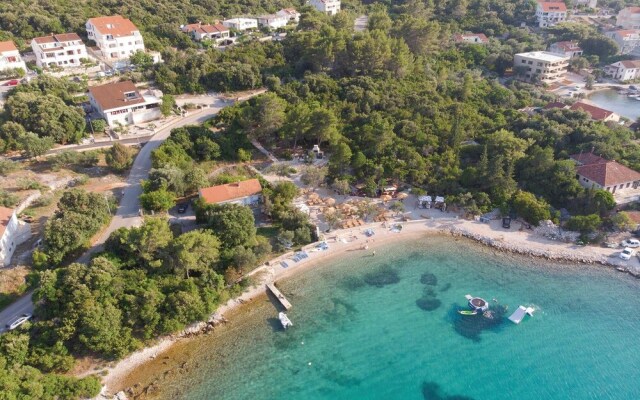 Beautiful Home in Korcula With Wifi and 4 Bedrooms