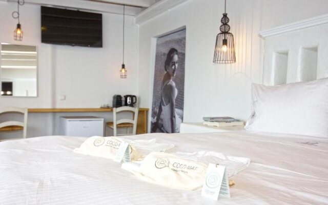 Anixi Lounge Suites - Adults Only