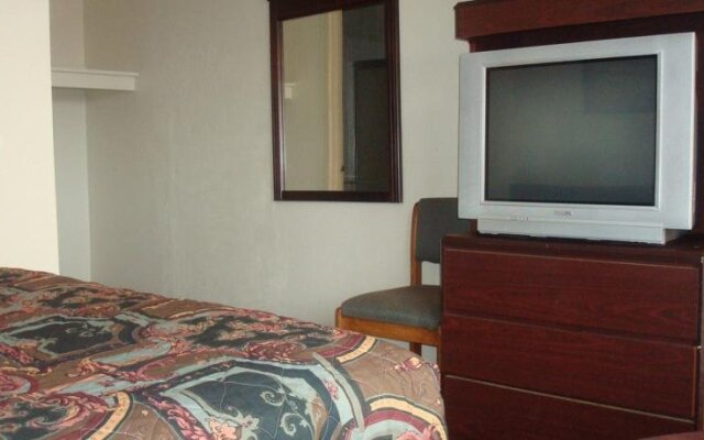 Travel Inn Dekalb