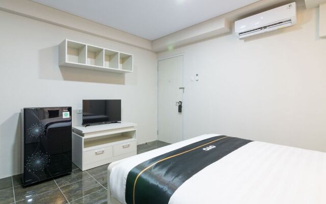 OYO 1604 Prime Gejayan Residence Near RS Panti Rapih