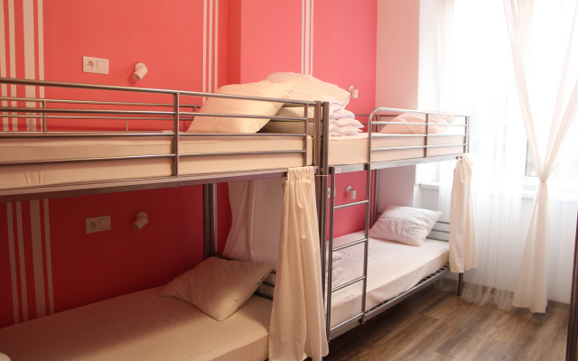 Lorf Hostel&Apartments