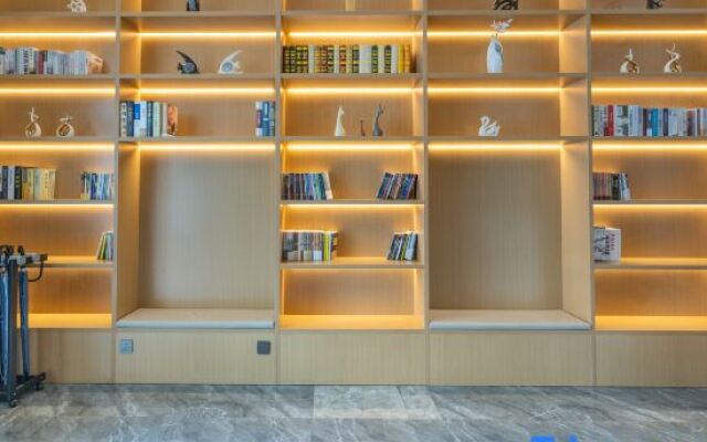 Shell Hotel (Zhengzhou Hanghai Square Subway Station)