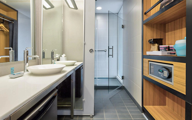 Aloft Dallas Downtown