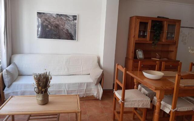 Coast apartment,5 people,wifi,150 metres sea