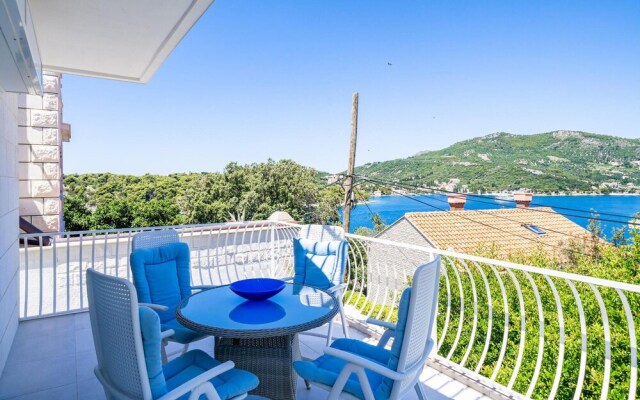 Beautiful Home in Stikovica With Wifi and 2 Bedrooms