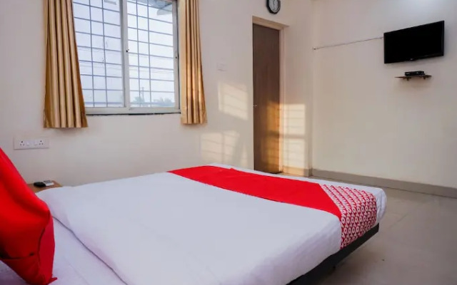 OYO Flagship 22520 Lakeview Lohegaon