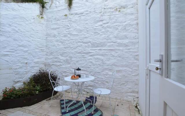 Nice Holiday Home in the Beautiful, Hilly Looe, Near the Sandy Beach
