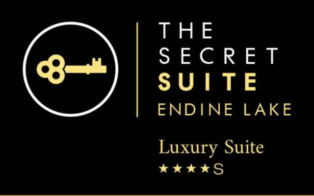 THE SECRET SUITE FIRST - Lake Endine - M01018