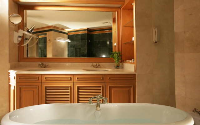 Chelsea Plaza Hotel