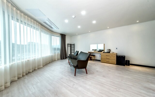 Nine Boutique Hotel