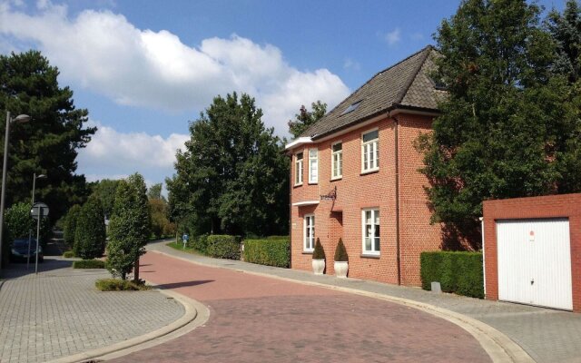 Spacious Villa in Neerpelt near Welvaart Marina