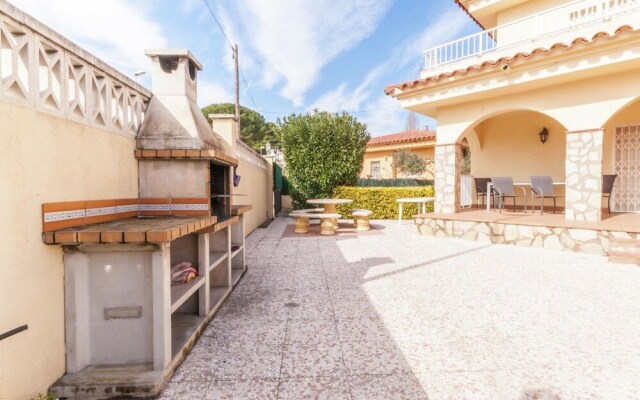 Alluring Villa in L'escala With Private Swimming Pool