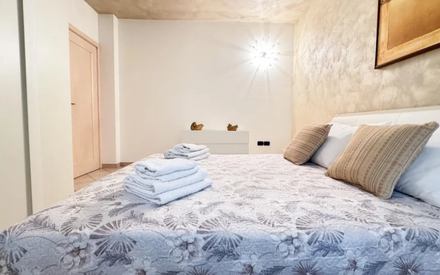 Lady Teresa Apartment by Ca-sa Check
