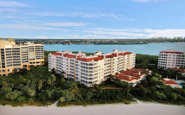 Hideaway Beach Penthouse 0 Beachfront, Gated Community, And Luxurious! 3 Bedroom Home by RedAwning