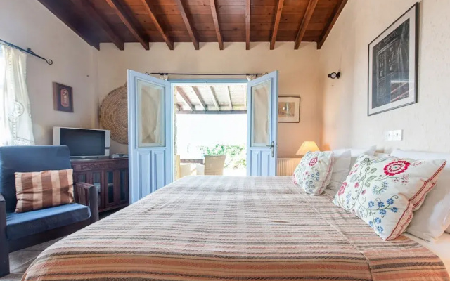 Adamos 1 br Hotel Apartments