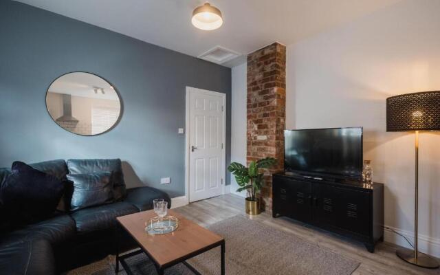Newly Refurbished Sylish Hull 3 Bed Apartment