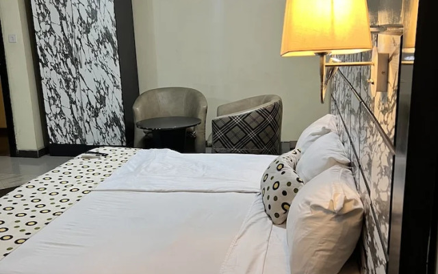 Francinesplace Hotel
