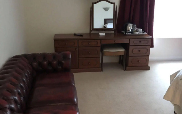 Trewern Arms Hotel