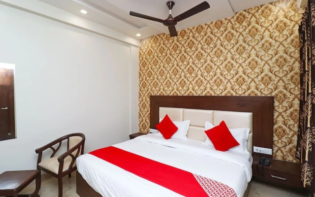 Hotel Rp 74 By OYO Rooms