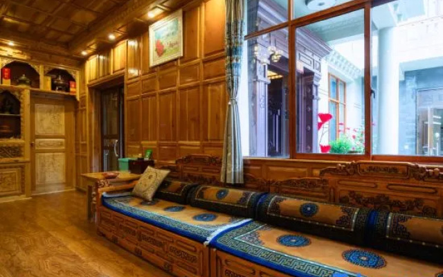 Beiju Barley Moon | Muyexingmeng 20° Tibetan Heating Boutique Stay (Dukezong Ancient City) – Lobby – Shangri-La