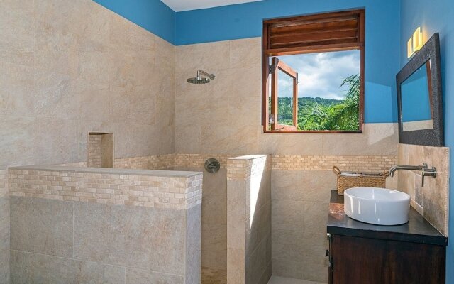 Kanowa , Fully Staffed With Panoramic Views 4 Bedroom Villa