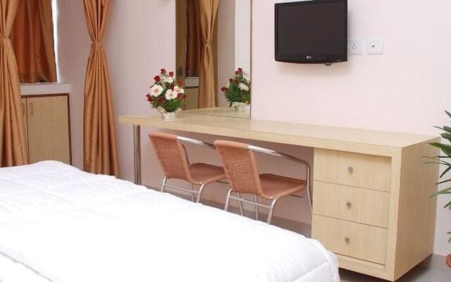 Halcyon Suites