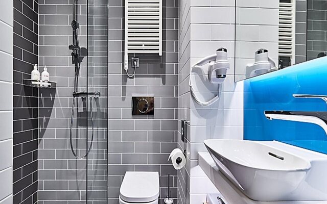 Holiday Inn Express Warsaw - The HUB by IHG