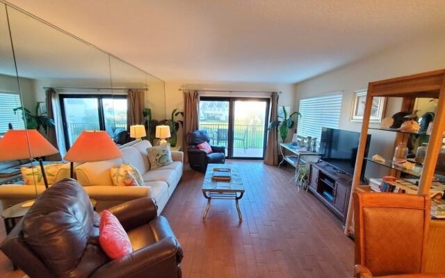 Summerhouse 251 2 Bedroom Condo by RedAwning