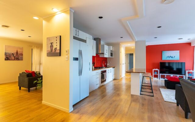 Character 4BR Home - Seaview - Skyline - Hot tub