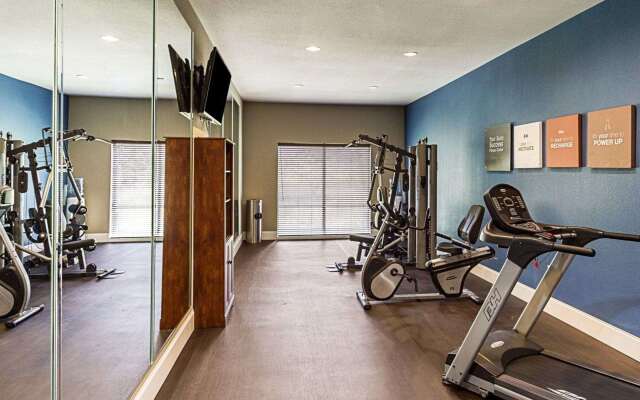 Comfort Suites near Tanger Outlet Mall