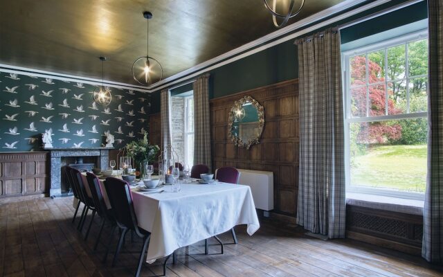 Hill House Country Estate - Princes Gate