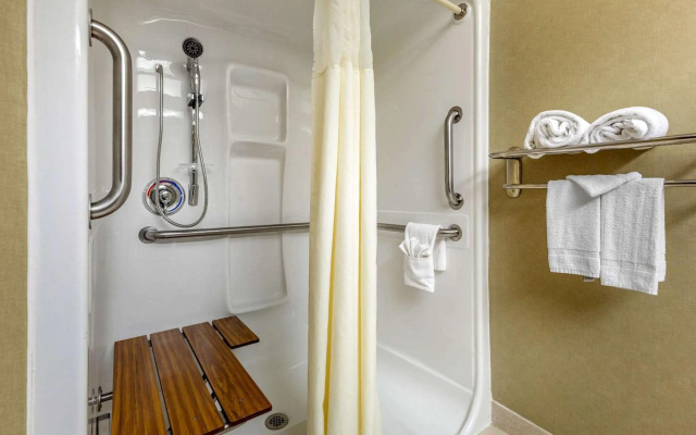 Quality Suites Sherman