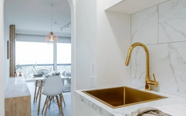 Modern Studio With Seaview and Parking