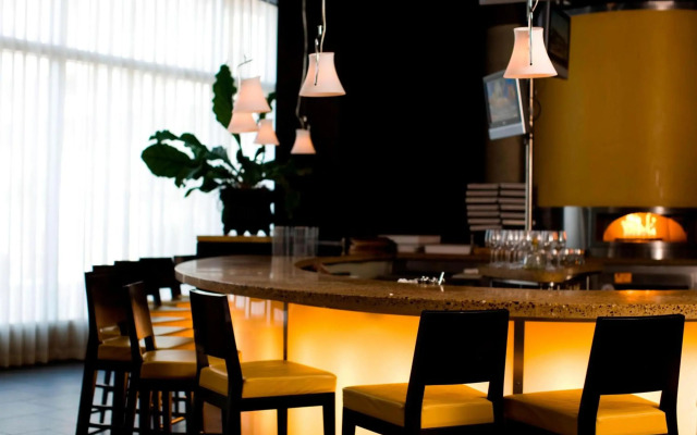 Twelve Midtown, Autograph Collection