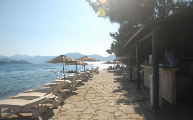 Club Nimara Beach Resort