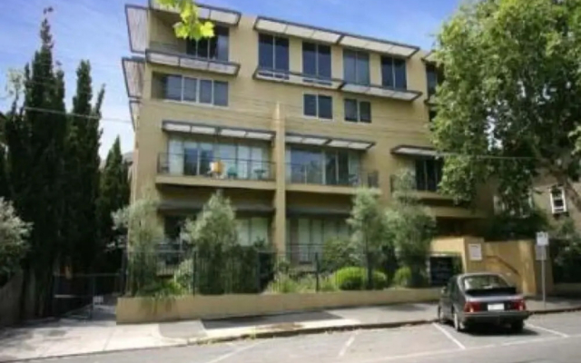 StayCentral Melbourne Serviced Apartments - Catani 1 & 2