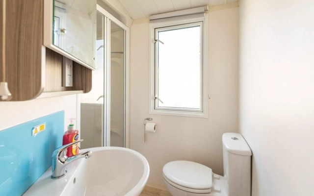 Lovely 2-bed Static Caravan in Rhyl