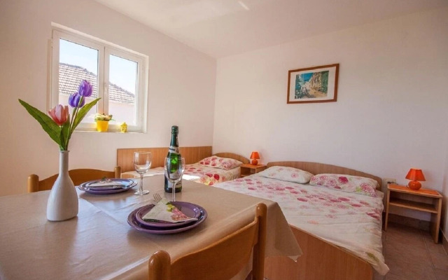 Edi - 40 m From Beach - SA1