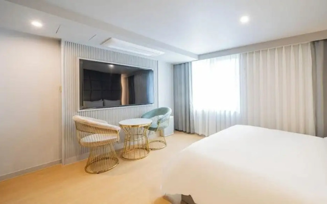 Denbastar Hotel-Kyungnam University Branch